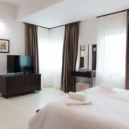 Resident Nota 3* スコピエ